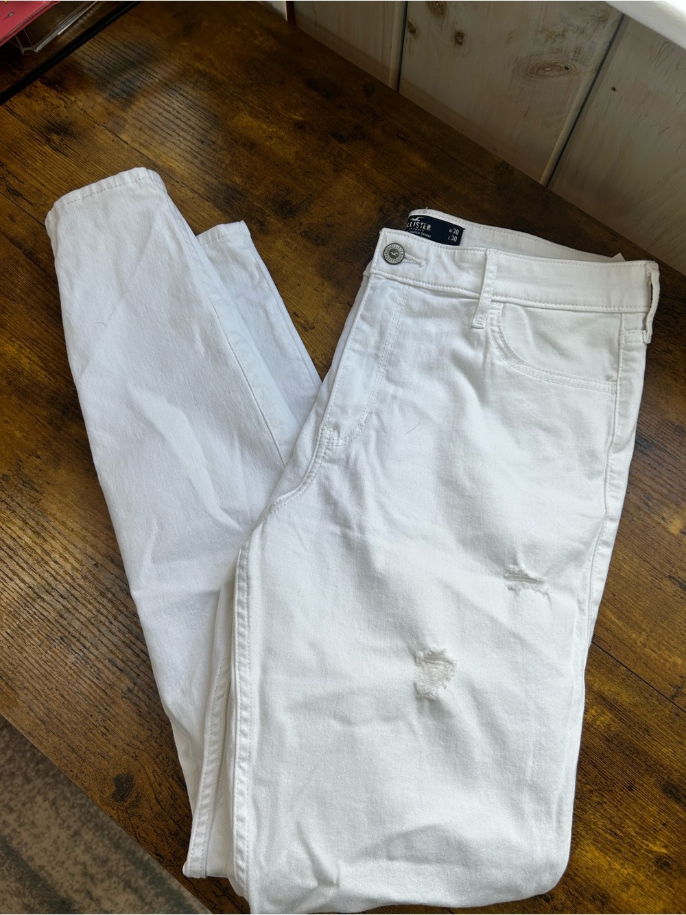 Hollister White Skinny Jeans with Branded Button